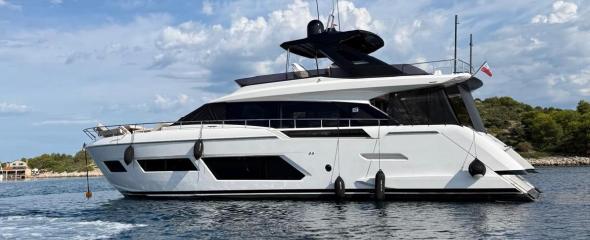 Ferretti 670