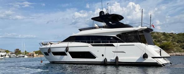 Ferretti 670